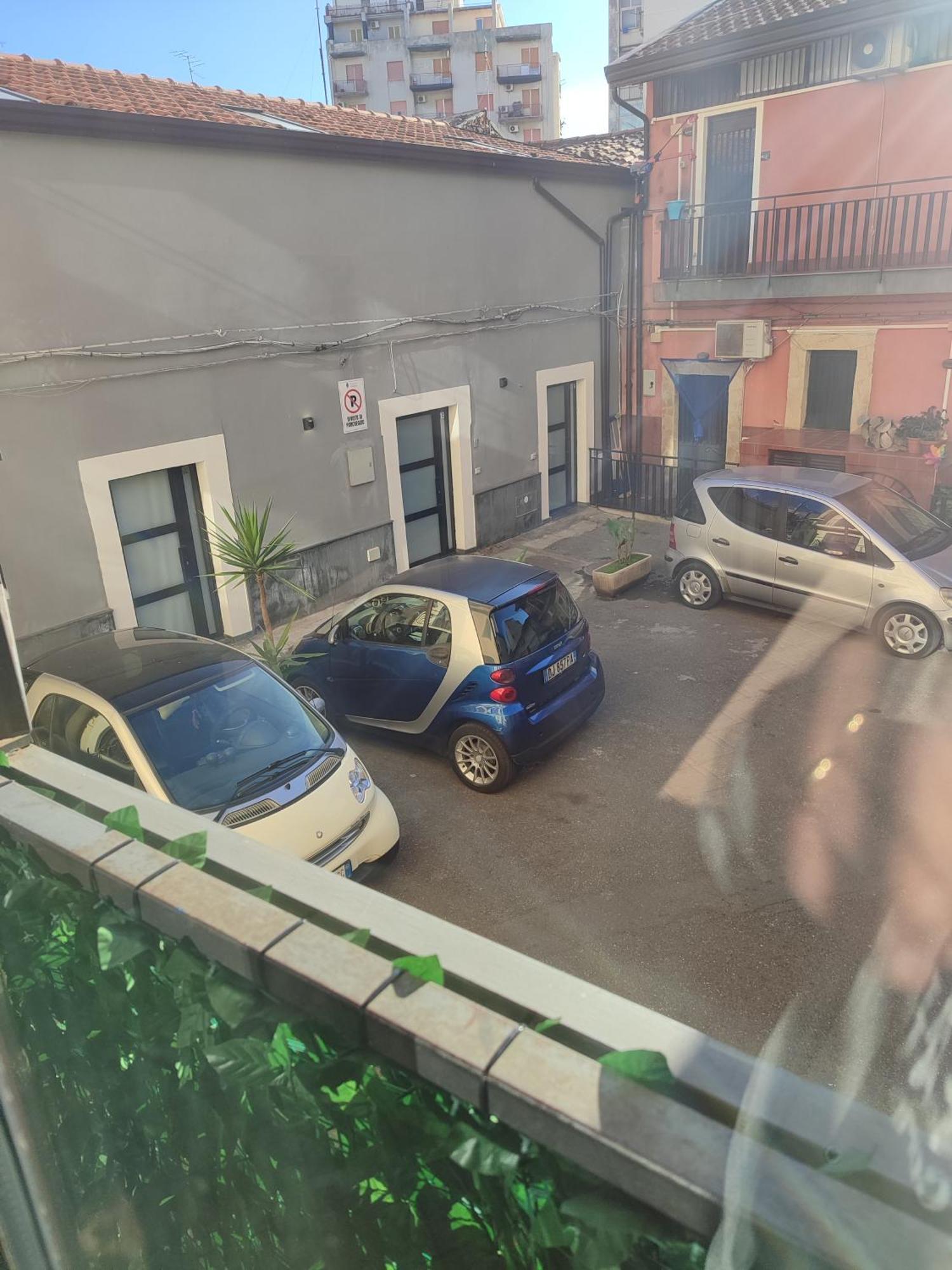 Le Case Del Cortile Catania Bagian luar foto